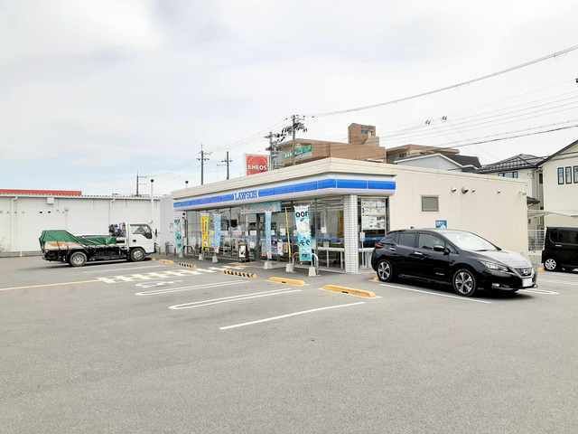 近くのローソン住吉2丁目店まで450m（徒歩6分）
