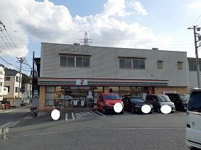 近くのセブンイレブンまで750m（徒歩10分）