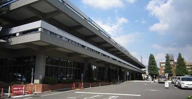 近くの役所まで750m（徒歩10分）