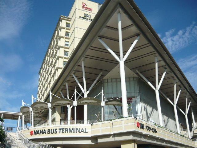近くの那覇バスターミナルまで500m(徒歩7分)