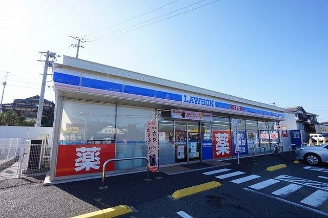 近くのコンビニまで350m（徒歩5分）