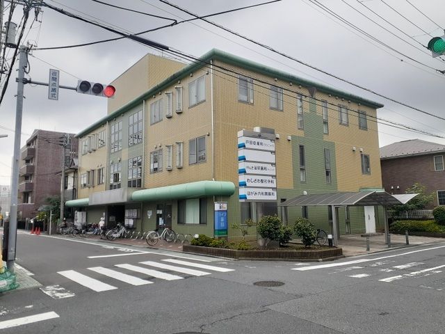 近くの竹の塚メディカルビルまで131m（徒歩2分）
