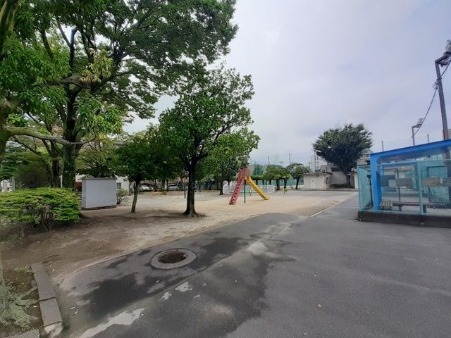 近くの竹の塚第6公園まで94m（徒歩2分）