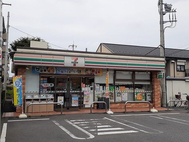 近くのセブンイレブン東越谷６丁目店まで400m（徒歩5分）