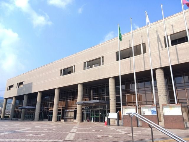 近くの京都府長岡京記念文化会館まで600m（徒歩8分）