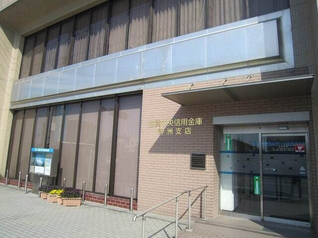 近くの銀行まで1,700m（徒歩22分）