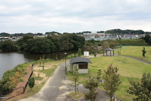 近くの京徳池公園まで190m（徒歩3分）