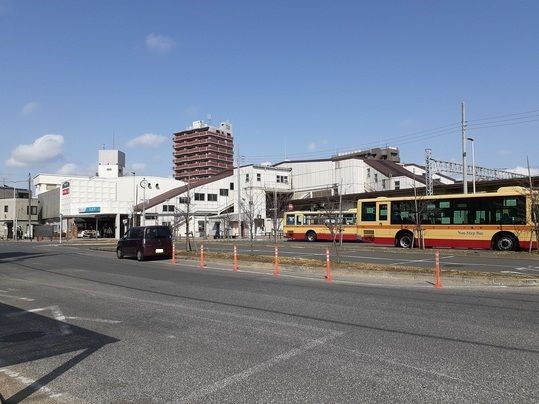 近くの駅まで1,400m（徒歩18分）