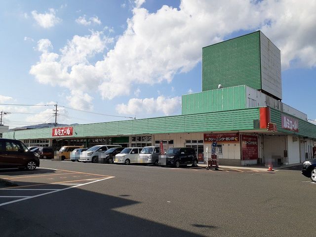 近くのルミエール行事店まで500m（徒歩7分）