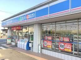 近くのローソン熊谷久保島店まで350m（徒歩5分）