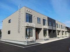 ヴィラ シャングリラ高田 Bの外観画像
