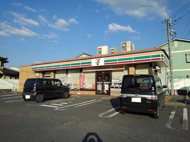 近くのセブンイレブン日田田島2丁目店まで100m（徒歩2分）