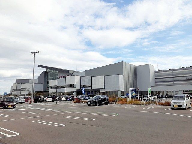 近くのイオンモール白山まで1,109m（徒歩14分）