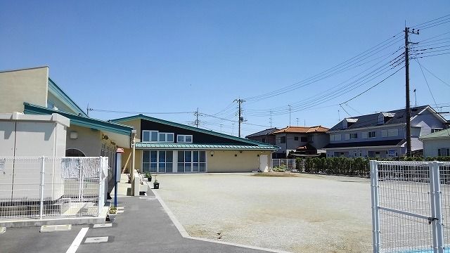 近くの市立こすもす保育園まで1,800m（徒歩23分）