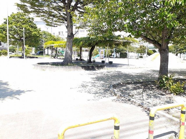 近くの立葉町公園まで130m（徒歩2分）