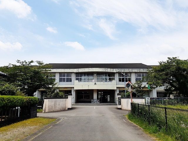 近くの小学校まで500m（徒歩7分）