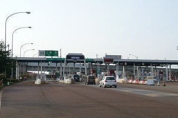 近くの三条・燕インターまで560m(徒歩7分)