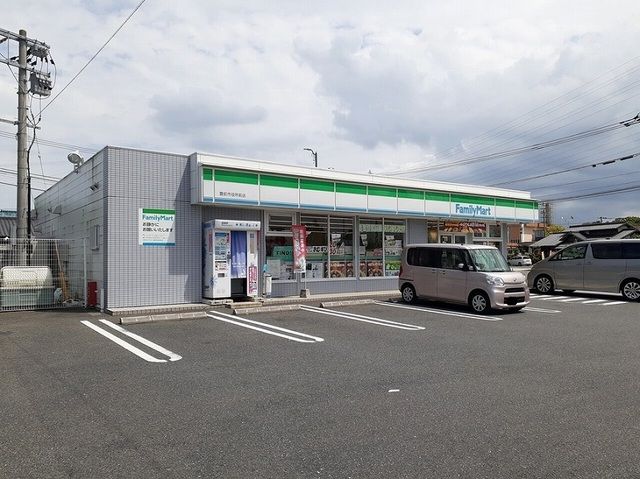 近くのコンビニまで350m（徒歩5分）