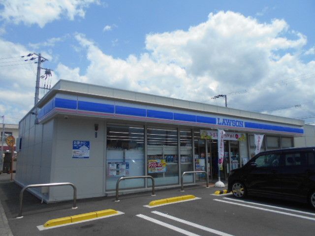 近くのコンビニまで500m（徒歩7分）