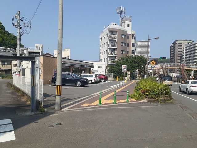 近くのコンビニまで201m（徒歩3分）