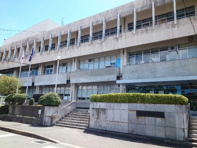 近くの交野市役所様まで750m（徒歩10分）