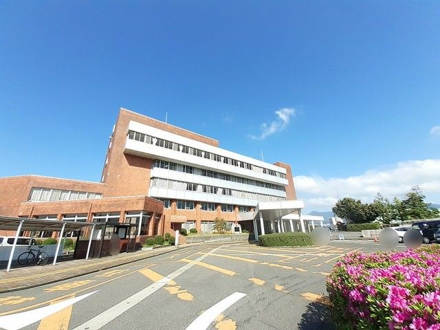 近くの五泉市役所まで2,152m（徒歩27分）