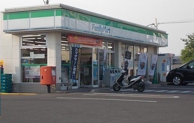 近くのファミリーマート仏生山南店さんまで500m(徒歩7分)