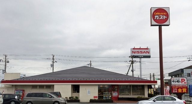 近くのガスト木更津北店まで140m（徒歩2分）
