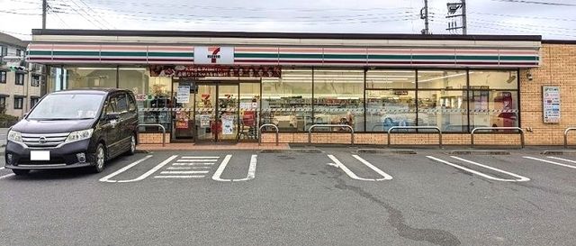 近くのコンビニまで110m（徒歩2分）