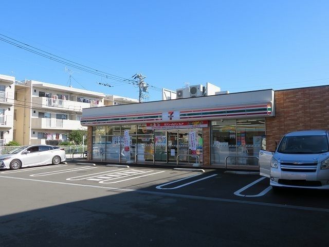 近くのセブンイレブンまで450m(徒歩6分)