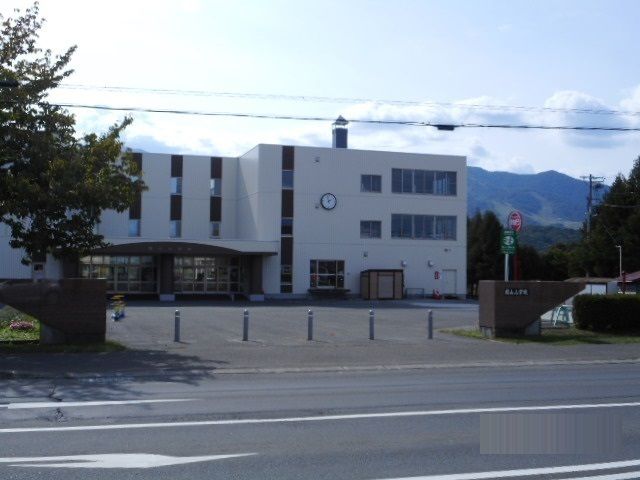 近くの小学校まで1,200m（徒歩15分）