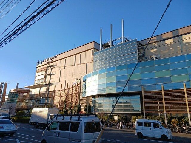 近くのららぽーと横浜まで600m（徒歩8分）