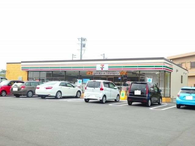 近くのセブンイレブン朝日町小向店まで1,000m（徒歩13分）