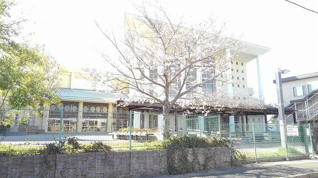 近くの大在西小学校まで1,000m(徒歩13分)