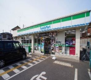 近くのコンビニまで200m（徒歩3分）