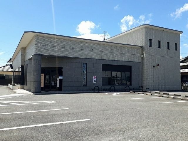 近くの十八親和銀行竹松支店まで468m（徒歩6分）