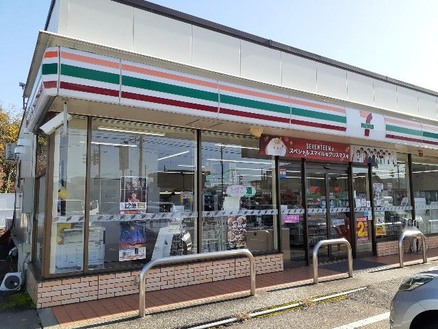 近くのセブンイレブン富山インター南店まで500m（徒歩7分）