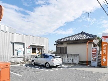 近くの大類郵便局まで500m（徒歩7分）