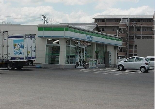 近くのコンビニまで1,900m（徒歩24分）