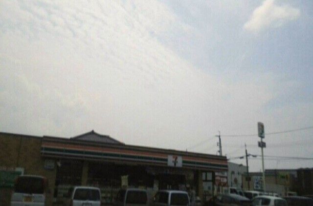 近くのセブンイレブン紀の川下井阪店様まで750m（徒歩10分）