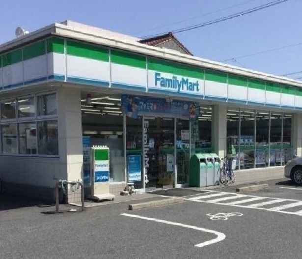 近くのコンビニまで650m（徒歩9分）
