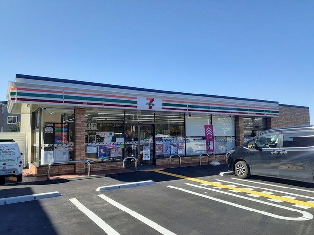 近くのコンビニまで500m（徒歩7分）