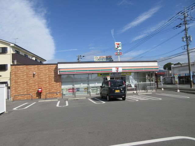 近くのコンビニまで1,580m（徒歩20分）