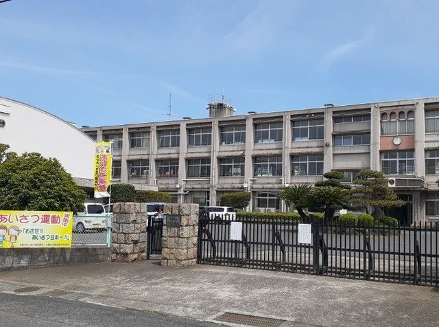 近くの市立水島小学校まで200m（徒歩3分）