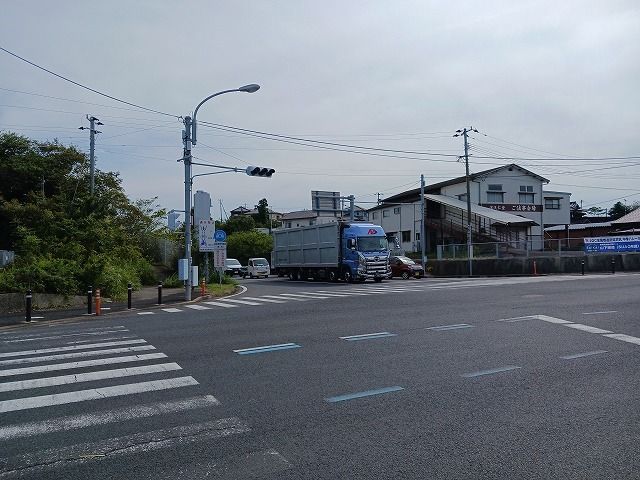 近くの小迎インターまで220m（徒歩3分）