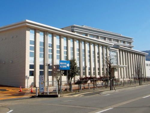 近くの国立福井大学 松岡キャンパスまで700m（徒歩9分）