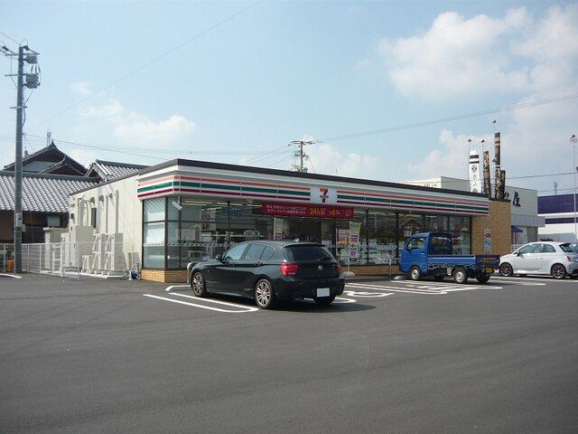 近くのコンビニまで1,400m（徒歩18分）