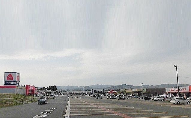 近くの花巻きらきらモールまで1,300m（徒歩17分）