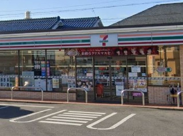 近くのセブンイレブン安城東町１丁目店まで500m（徒歩7分）