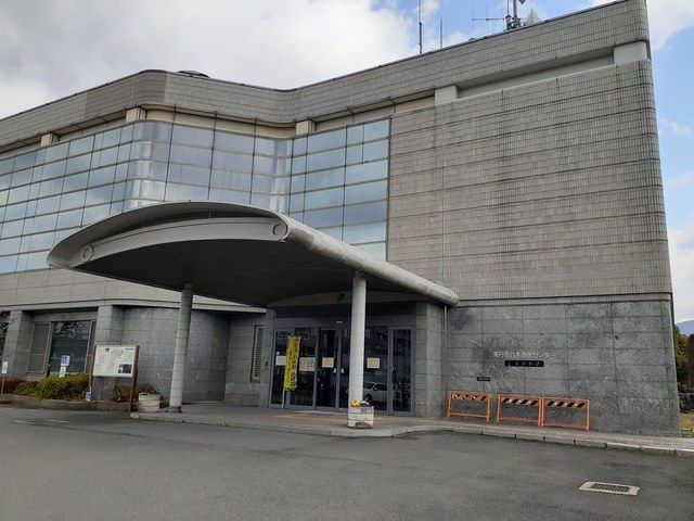 近くの南丹市役　八木支所まで650m（徒歩9分）